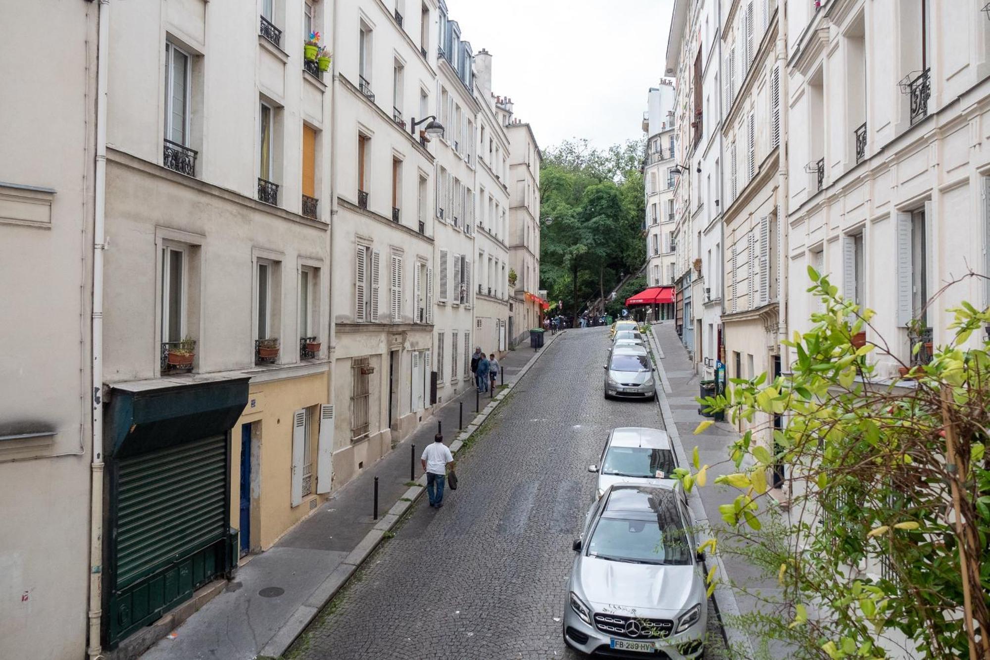 Authentic And Charming Apartment